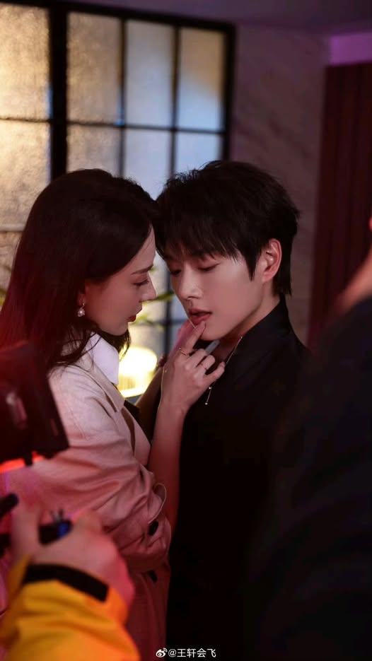 Mẹ Chồng Tương Lai Thuê Tôi Phá Đám Con Trai