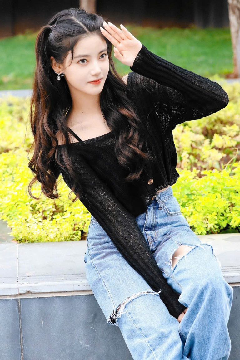 Ba Mươi Chiếc Xe Và Một Lời Dối Trá