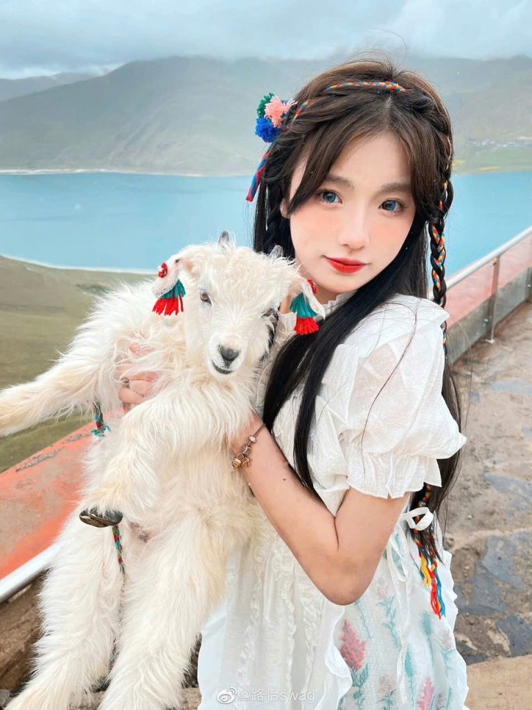 Tôi Là Em Gái Nhỏ Nhưng Cả Nhà Tôi Là Đại Boss