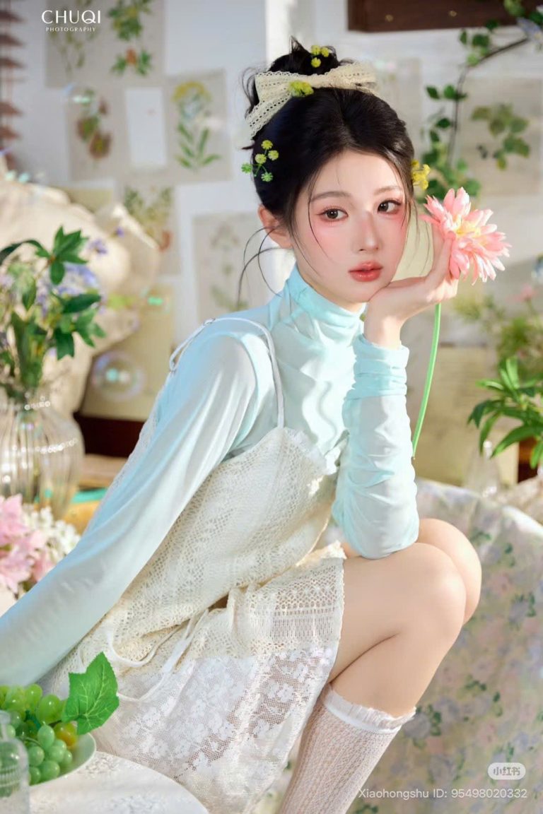 Nhà Tôi Có Bốn Phản Diện Và Một Đứa Ngốc